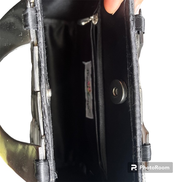 Shell and Horn Mad Handbag - Picture 4 of 4